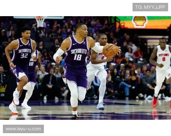 米切尔突破拉开空间表现优于威斯布鲁克提升球队关键时刻得分