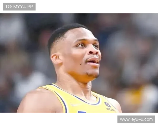 威斯布鲁克改变持球节奏主导快攻，提升湖人转换效率