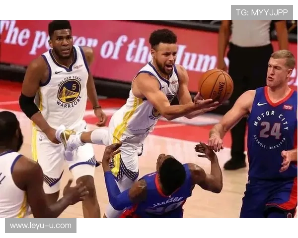 库里利用挡拆拉开防守差距 提升三分效率明显