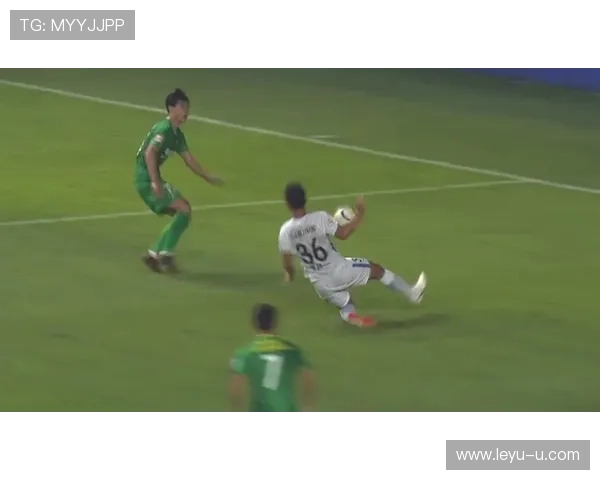 手球界定的关键：是否故意触球及手臂位置是否扩大防守面积